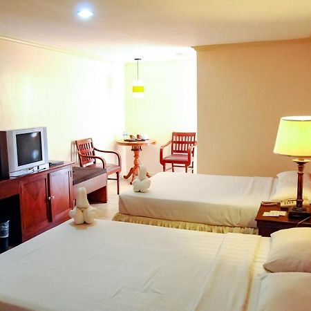 Crown Regency Residences Davao Exterior photo