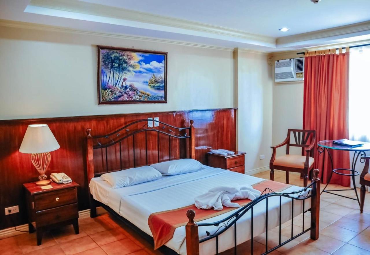 Crown Regency Residences Davao Exterior photo