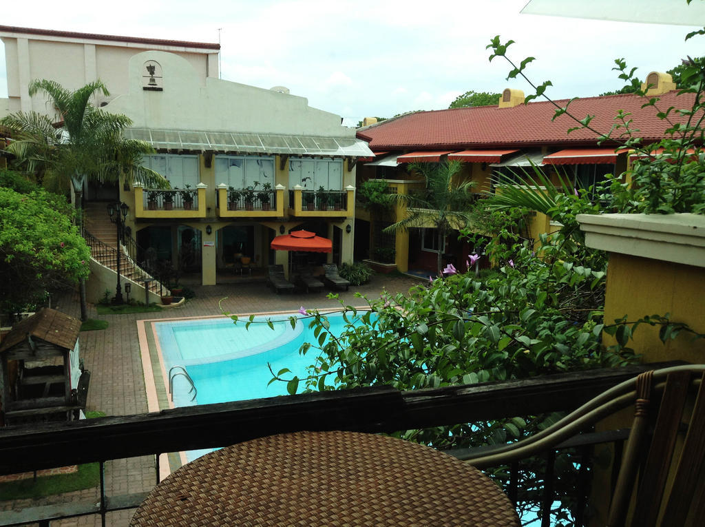 Crown Regency Residences Davao Exterior photo