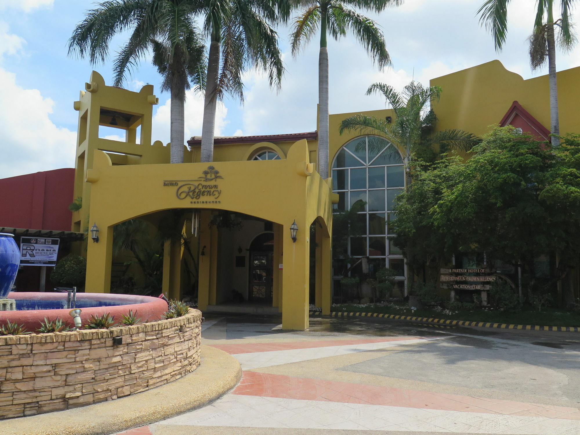 Crown Regency Residences Davao Exterior photo